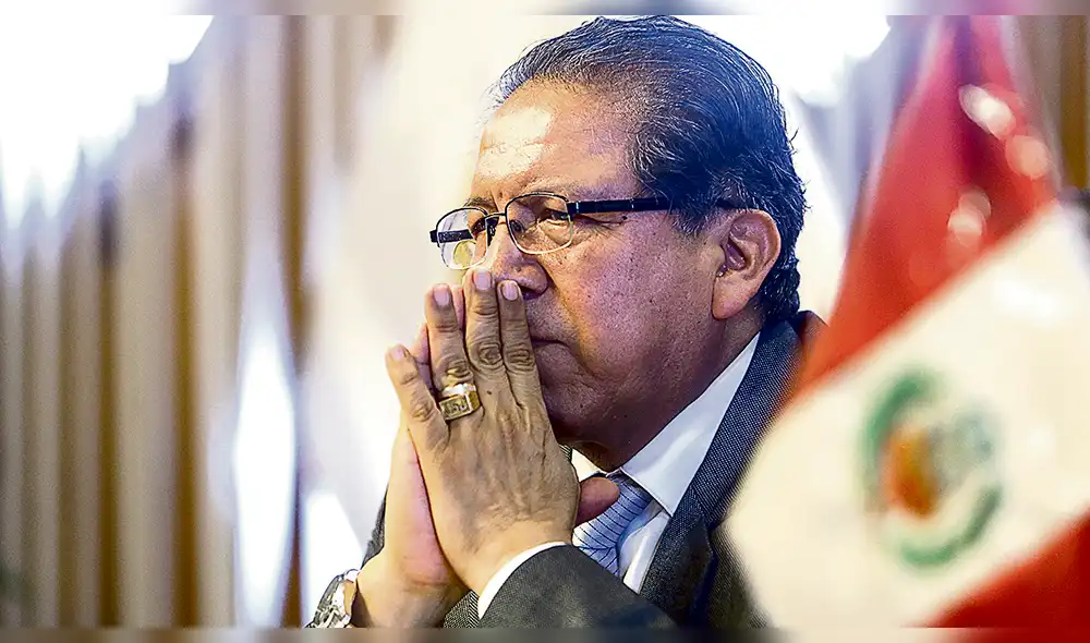 Ordenan la captura nacional e internacional de César Hinostroza