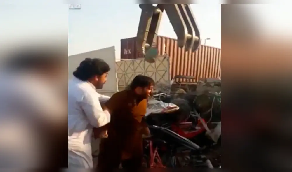 YouTube: se queja por cómo removían basura de su camión y pierde todo [VIDEO]