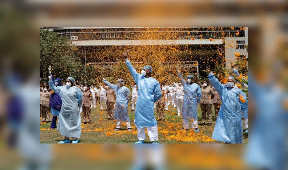 Los trabajadores sanitarios de varias ciudades recibieron el saludo. Fuente: AP. Los trabajadores sanitarios de varias ciudades recibieron el saludo. Fuente: AP.