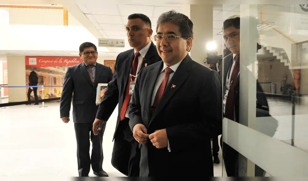 Compra de computadoras, frigobares y flores en el Congreso no tenía sustento Compra de computadoras, frigobares y flores en el Congreso no tenía sustento