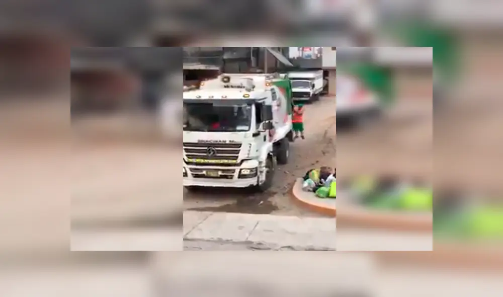 En Facebook, un vecino registró el preciso momento que un camión de basura colocó ‘Tusa’ para alegrar al vecindario.