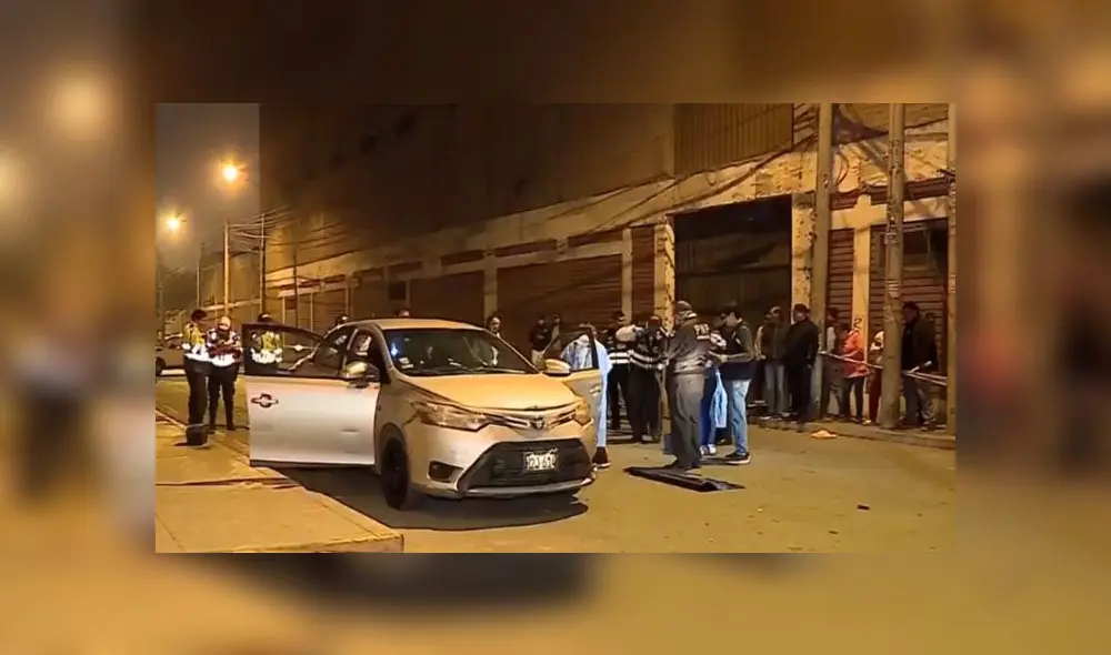 Víctima no tiempo de huir, pues fue atacado al interior de su vehículo. (Foto: Captura de video / América Noticias) Víctima no tiempo de huir, pues fue atacado al interior de su vehículo. (Foto: Captura de video / América Noticias)