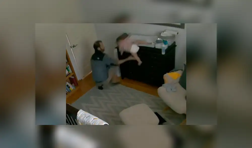 Facebook viral: Cámaras ocultas en cuarto de bebé revelaron el imprudente acto de joven padre [VIDEO]