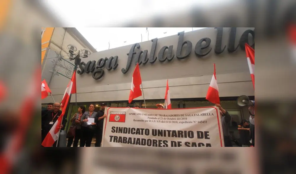 Saga Falabella asegura que aumentaron sueldo a cajeras [FOTOS y VIDEO]