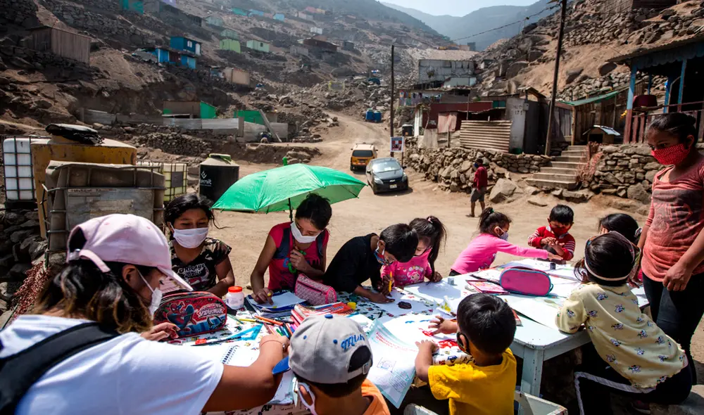 Escolares llevan clases de forma remota durante el 2020, Foto: John Reyes / La República