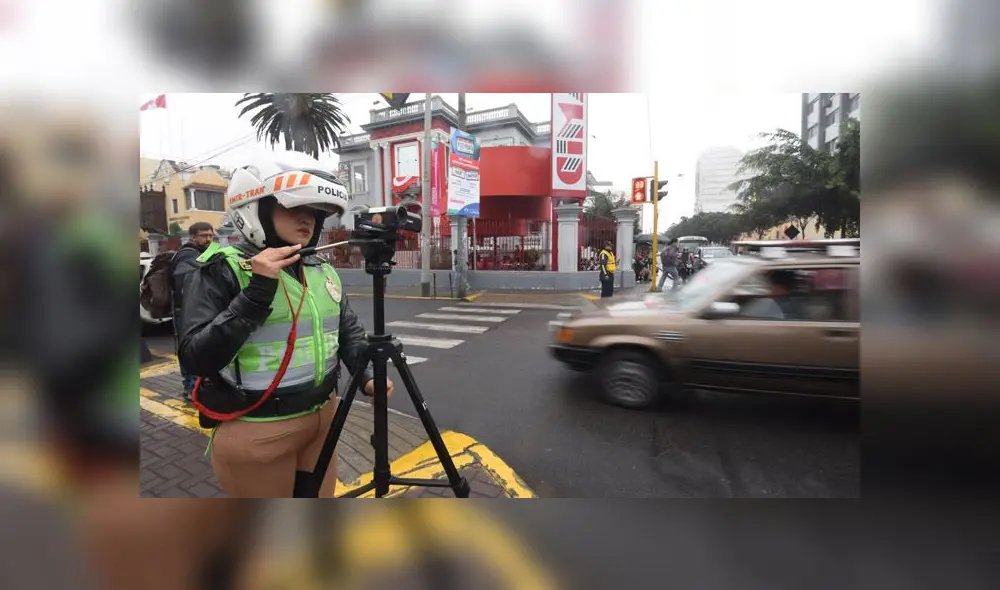 Policía de Tránsito ayudará con la toma de fotopapeletas y luego las firmarán para ser enviadas al SAT. (Foto: Melissa Merino / La República)
