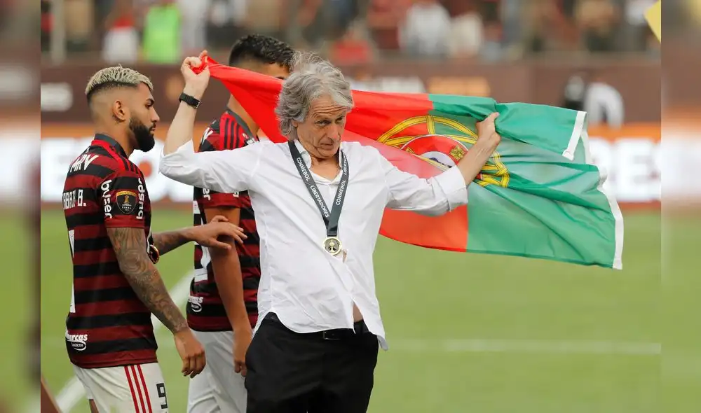 El ténico portugués hizo historia a nivel grupal y personal con el Mengao. Foto: EFE.