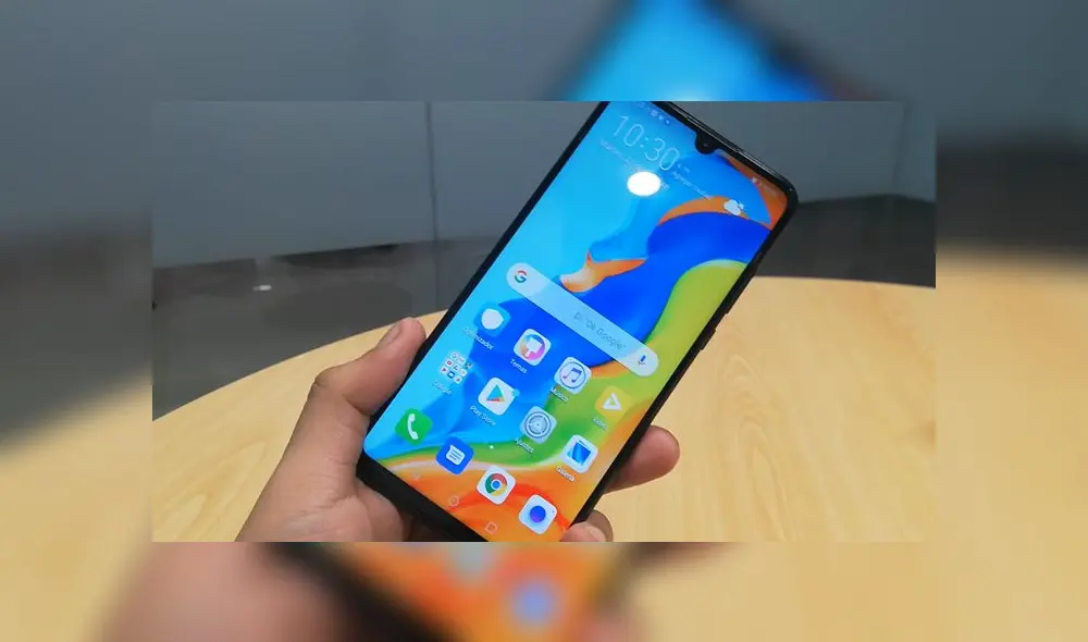 El Huawei P30 Lite es un gama media que posee triple cámara con inteligencia artificial. Foto: Daniel Robles El Huawei P30 Lite es un gama media que posee triple cámara con inteligencia artificial. Foto: Daniel Robles