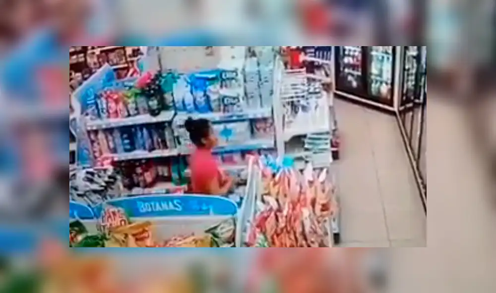 Facebook Viral: mujer es captada untándose líquido limpiador en su zona íntima para robar en tienda 