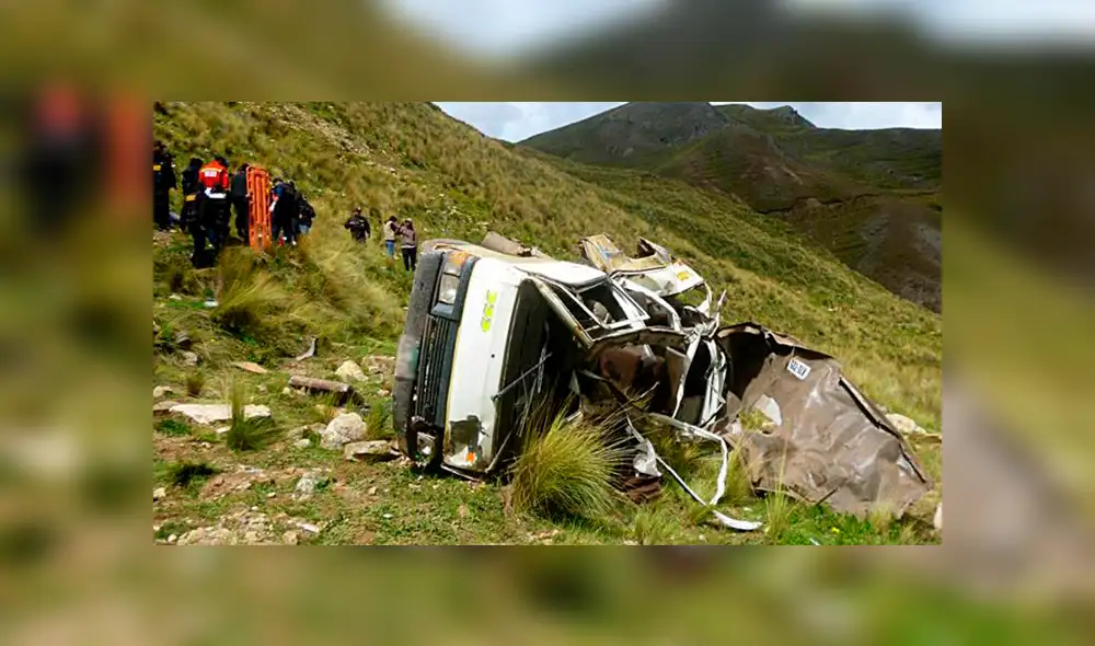 Áncash: caída de vehículo a abismo deja un muerto y cuatro heridos