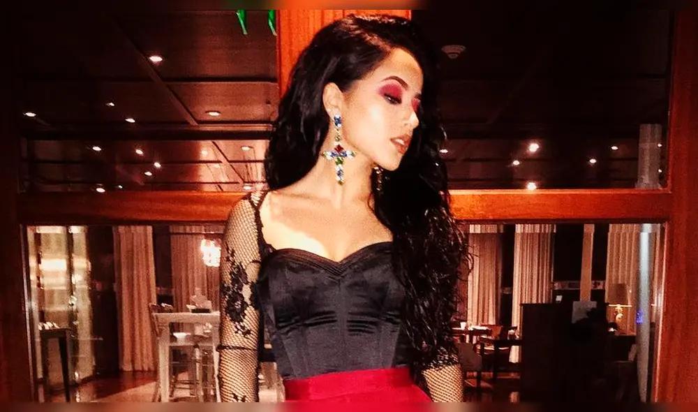 Becky G baja de peso y presume su nueva figura en atrevido traje de baño