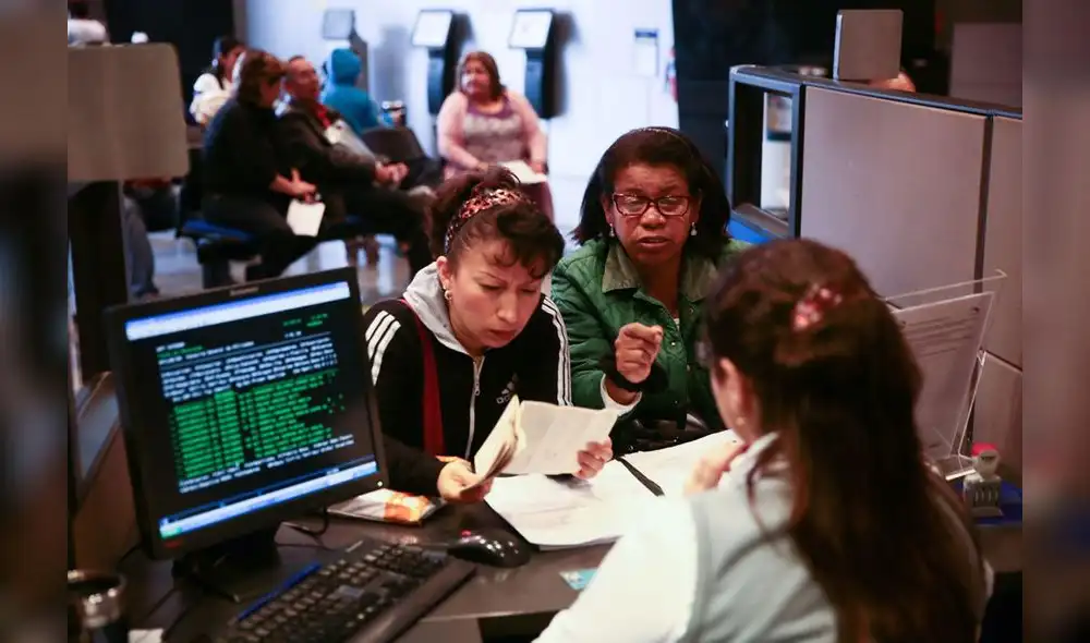 Cuatro de cada 10 mujeres aportan activamente a una AFP 
