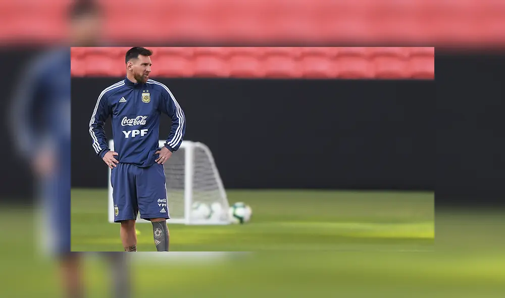 Un hincha en estado de ebriedad asegura que habló con Lionel Messi por Facebook y "muestra" pruebas. Un hincha en estado de ebriedad asegura que habló con Lionel Messi por Facebook y "muestra" pruebas.