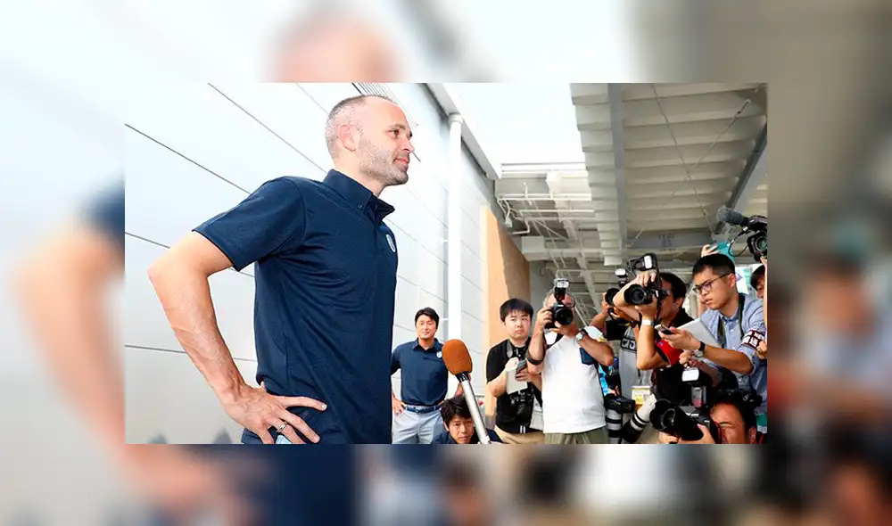 Hinchas del Vissel Kobe ovacionaron a Iniesta en su llegada a Japón
