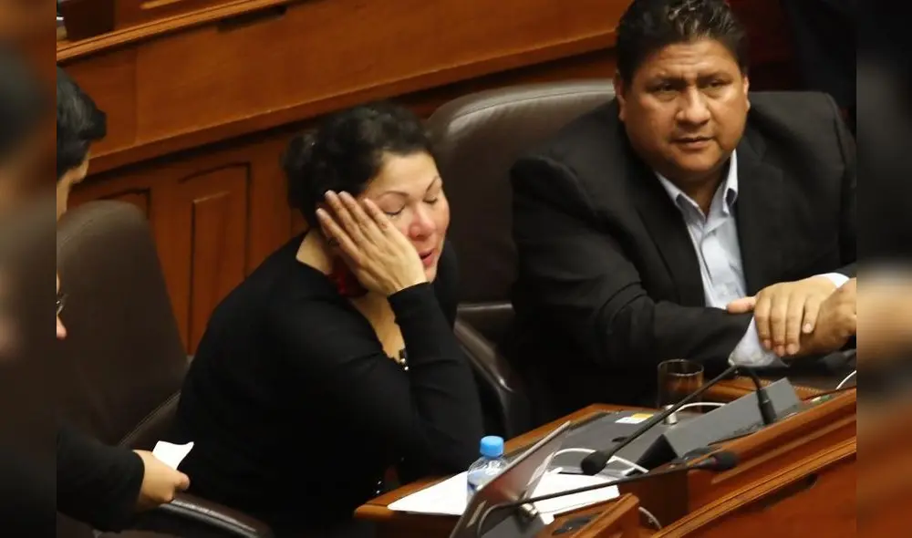 Yesenia Ponce: Pleno del Congreso acuerda suspenderla por 60 días Yesenia Ponce: Pleno del Congreso acuerda suspenderla por 60 días