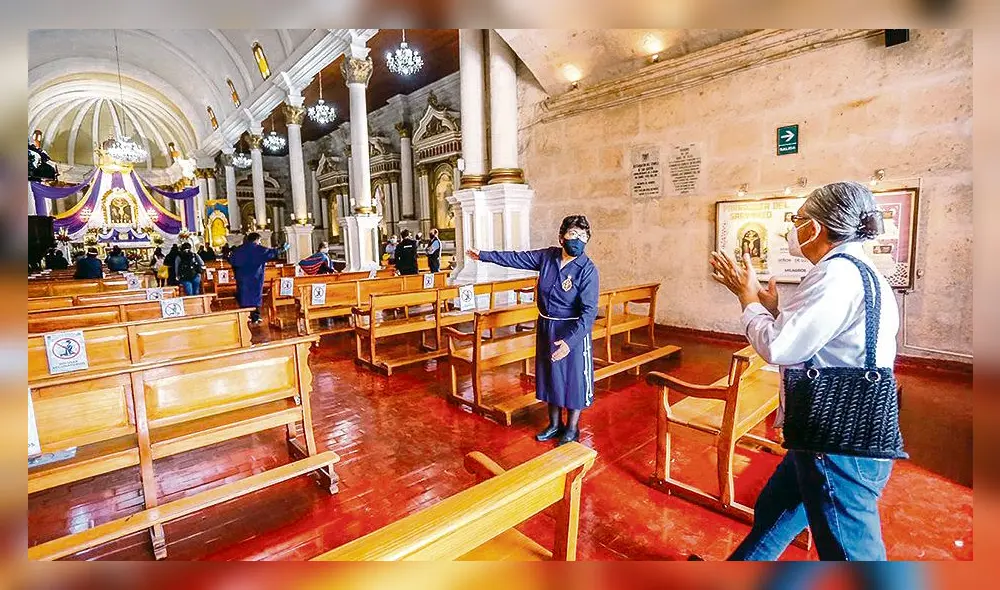 san agustín. Este templo reabrió en fiesta morada.