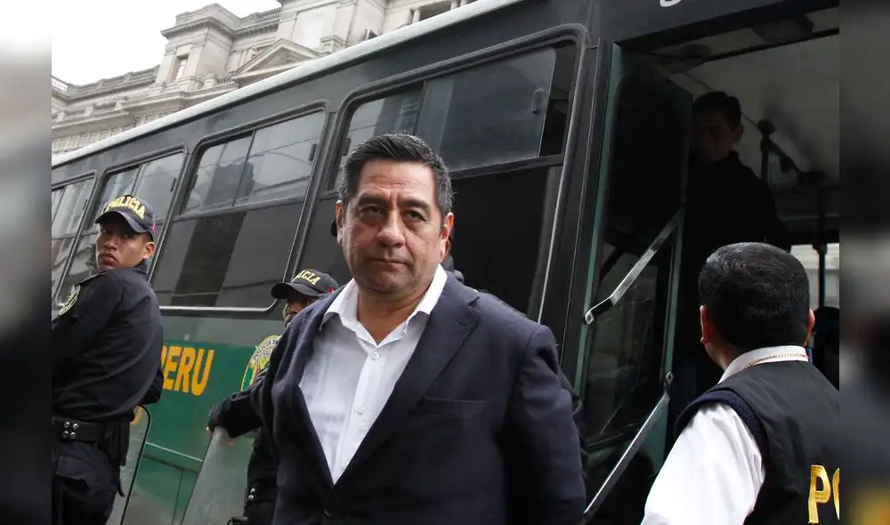 Cavassa dice que Violeta autorizaba sus cobros Cavassa dice que Violeta autorizaba sus cobros