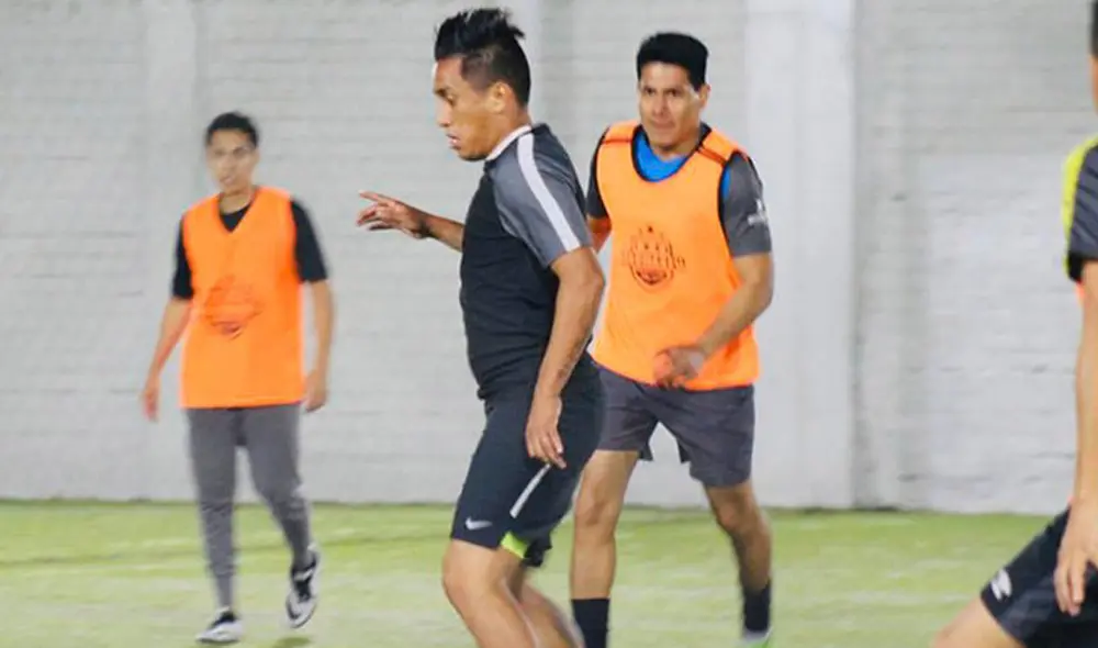 Christian Cueva es captado jugando "pichanga".