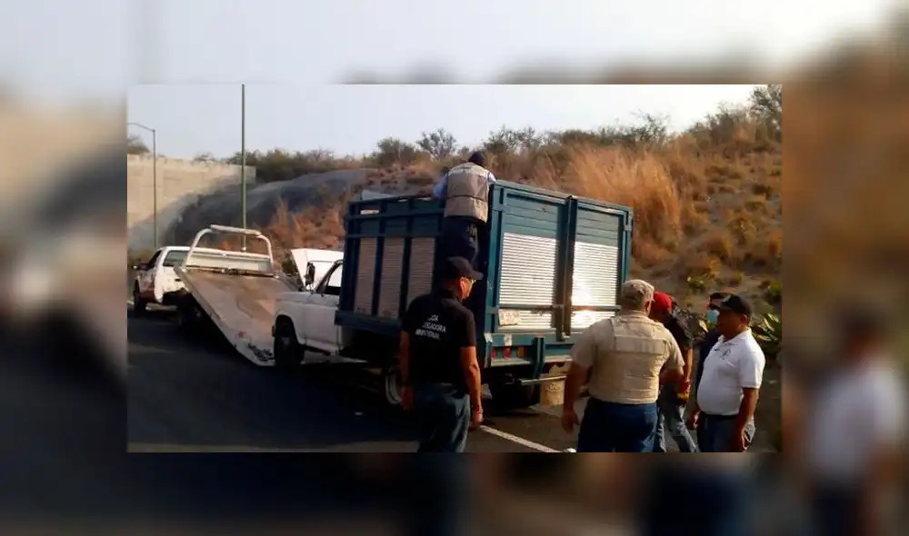 México: hallan nueve cadáveres dentro de un camión abandonado México: hallan nueve cadáveres dentro de un camión abandonado