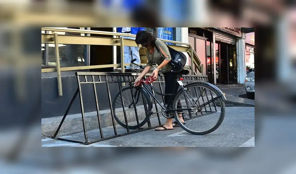 Proponen que estacionamientos deben contar con accesos seguros para bicicletas