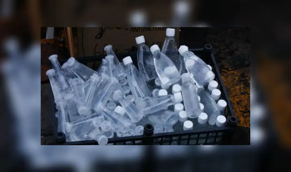 El sujeto se llevó varios frascos de gel y 300 pesos. Fuente: El Universal.