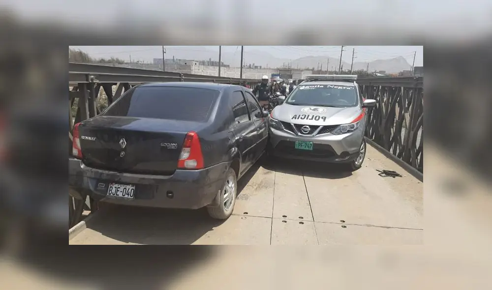 Intervención de delincuentes y recuperación de objetos robados se produjo en el puente Santa Clara. (Foto: PNP) Intervención de delincuentes y recuperación de objetos robados se produjo en el puente Santa Clara. (Foto: PNP)