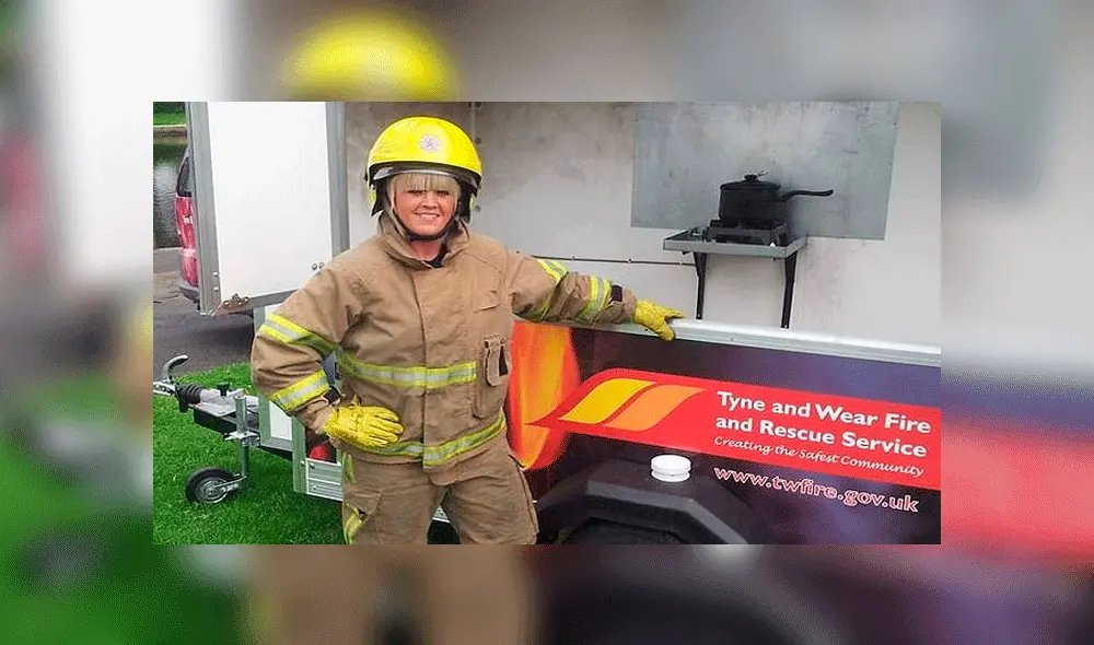 perro juega con objeto sexual perro juega con objeto sexual