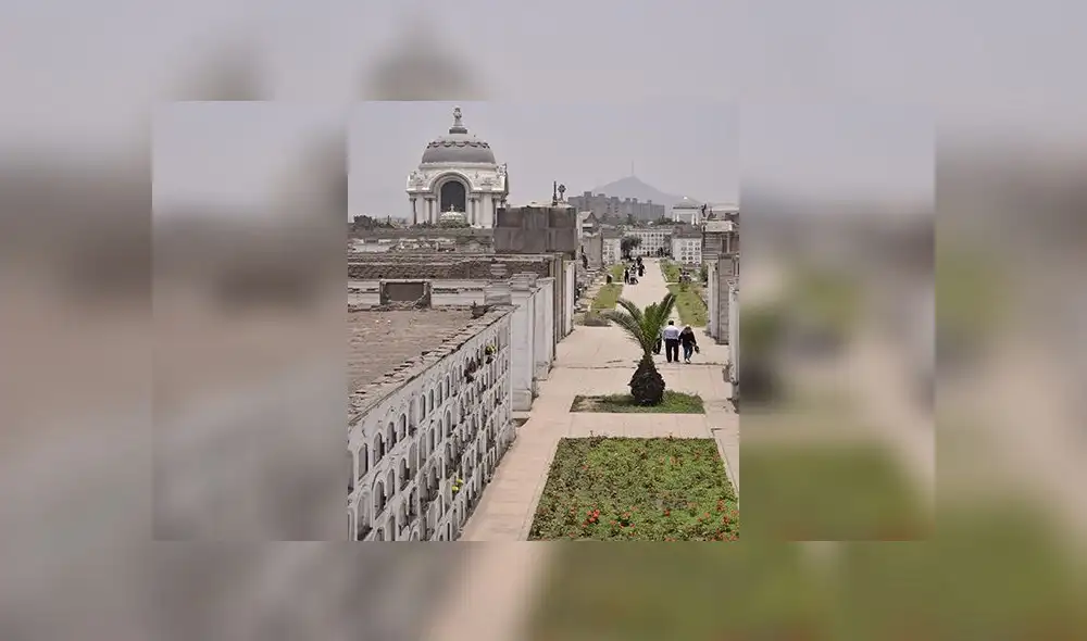 Miles de personas peregrinaron al cementerio Presbítero Maestro [FOTOS]