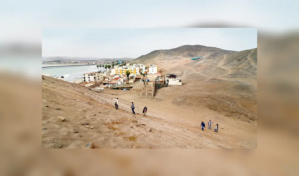 Huarco. Vista de los cerros Centinela, Camacho y El Fraile.