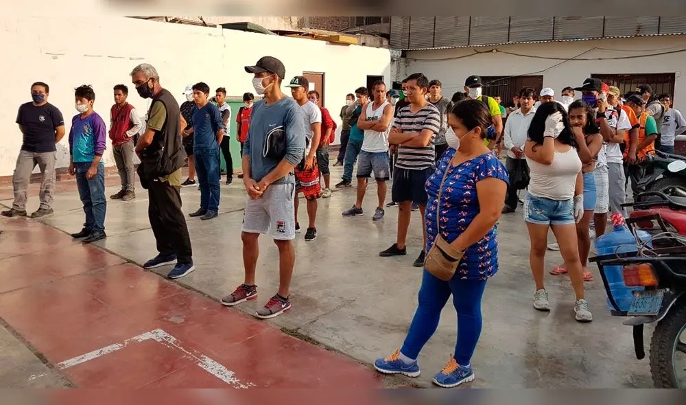 Estas personas no acataron el toque de queda en la ciudad de Trujillo. Estas personas no acataron el toque de queda en la ciudad de Trujillo.