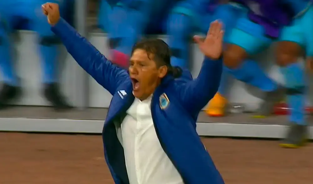 El técnico de Binacional 'explotó' de felicidad tras el gol de Johan Arango. | Foto: ESPN