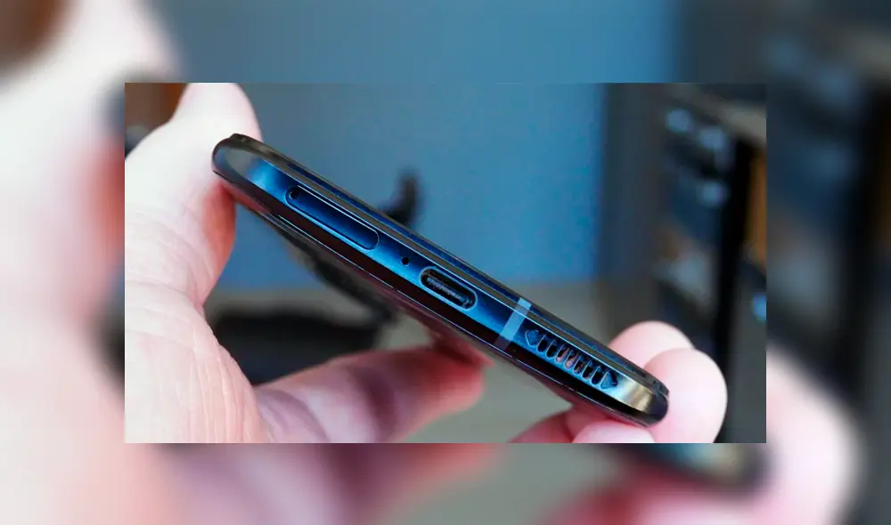 ¿Sabes cómo funcionan las apps que pueden expulsar el agua y el polvo de tu smartphone y limpiar sus altavoces? Imagen: Android Authority