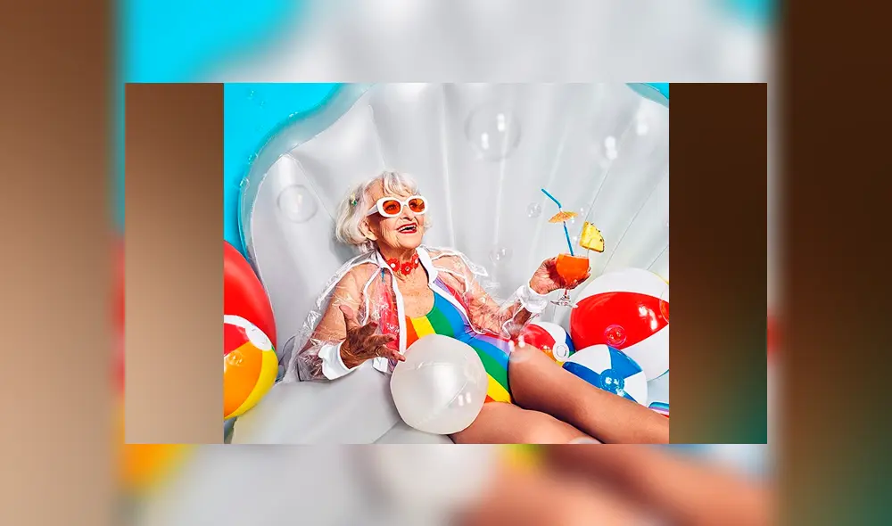 Desliza hacia la izquierda para conocer a la mujer de 92 años, quien ha causado furor en Facebook.