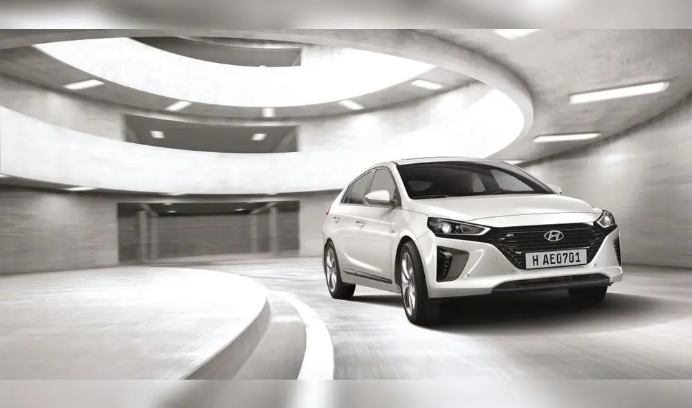 El IONIQ es el auto eléctrico. El IONIQ es el auto eléctrico.