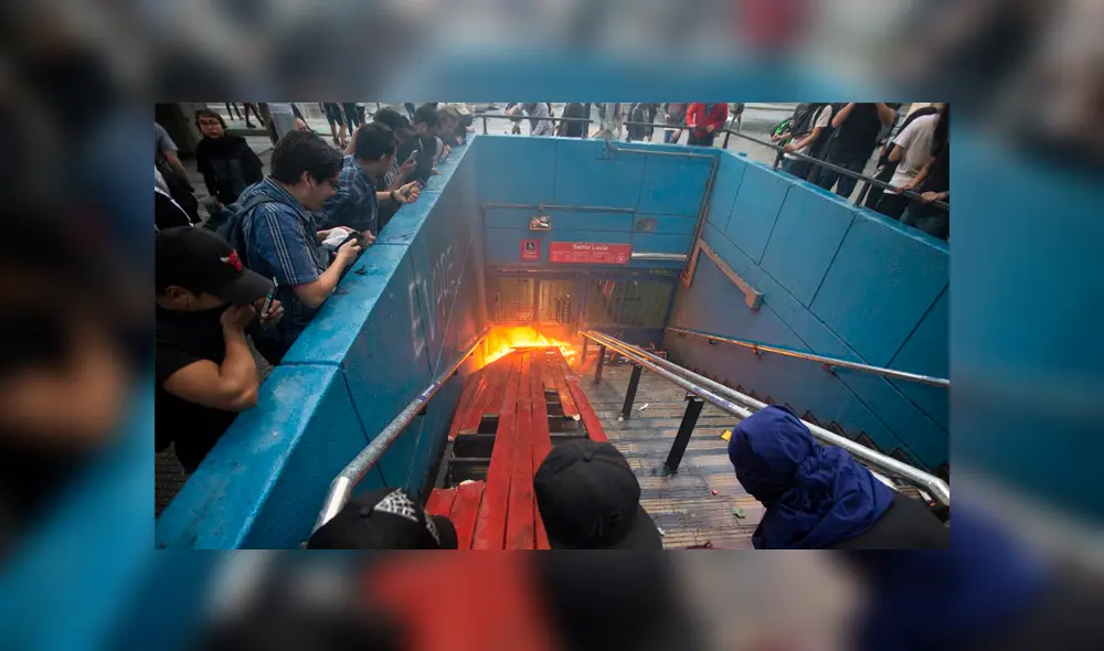 Crisis en Chile: Metro de Santiago luce irreconocible tras incendios por protestas Crisis en Chile: Metro de Santiago luce irreconocible tras incendios por protestas
