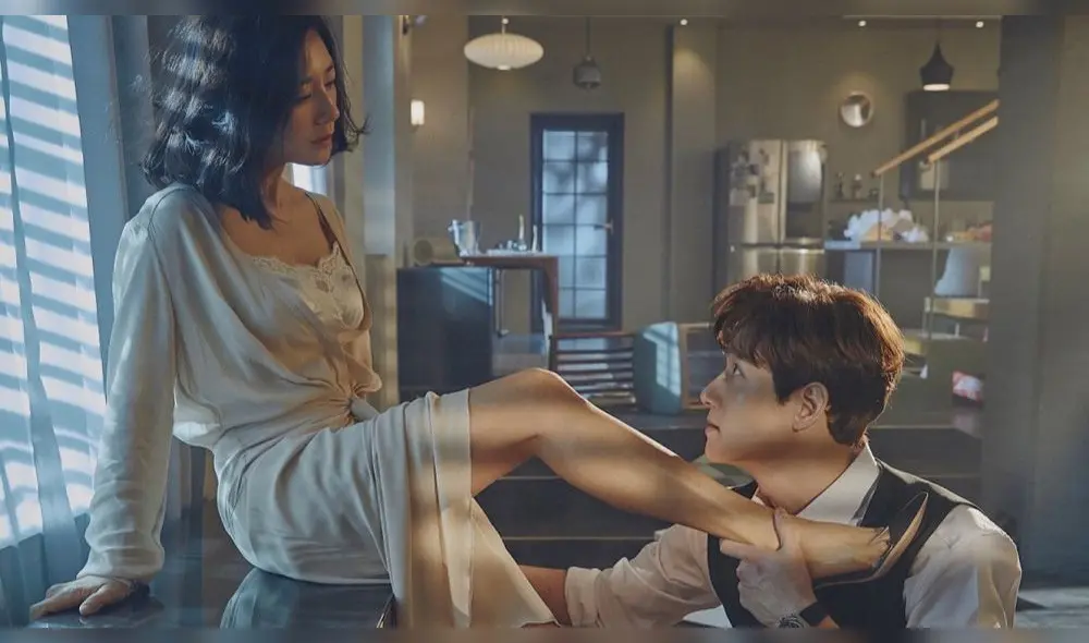 The World of the Married, final