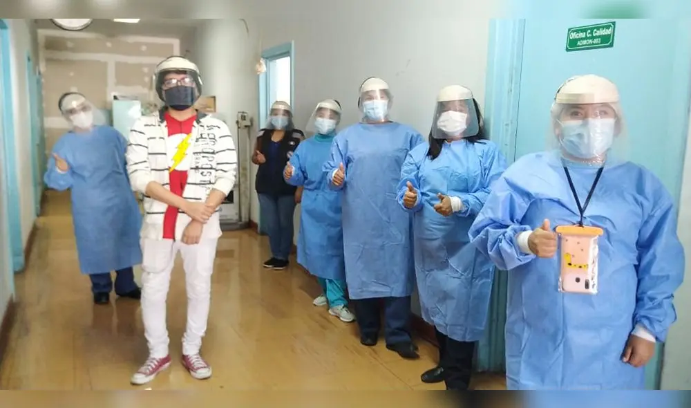 Ya son 100 los protectores faciales que donó el joven. Ya son 100 los protectores faciales que donó el joven.