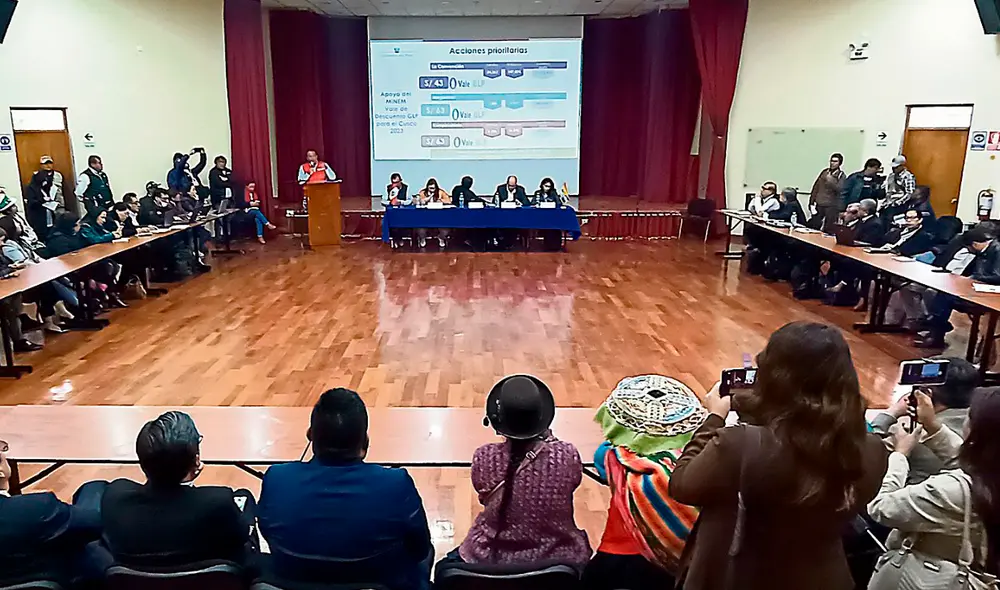 Reunión. Ministros llegaron a Cusco, pero sin mucho éxito. Foto: La República