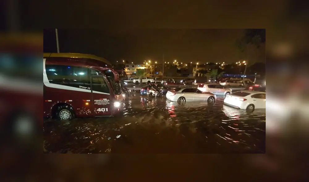 Reportan aniego de gran magnitud en la Panamericana Sur.