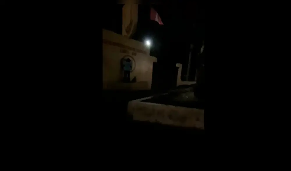 Universitario: queman el frontis de Campo Mar en horas de la madrugada.