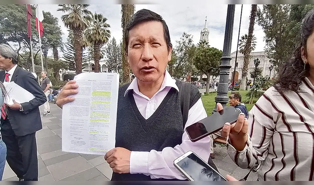 RECLAMO. Walter Andía pide la nulidad del decreto de urgencia.