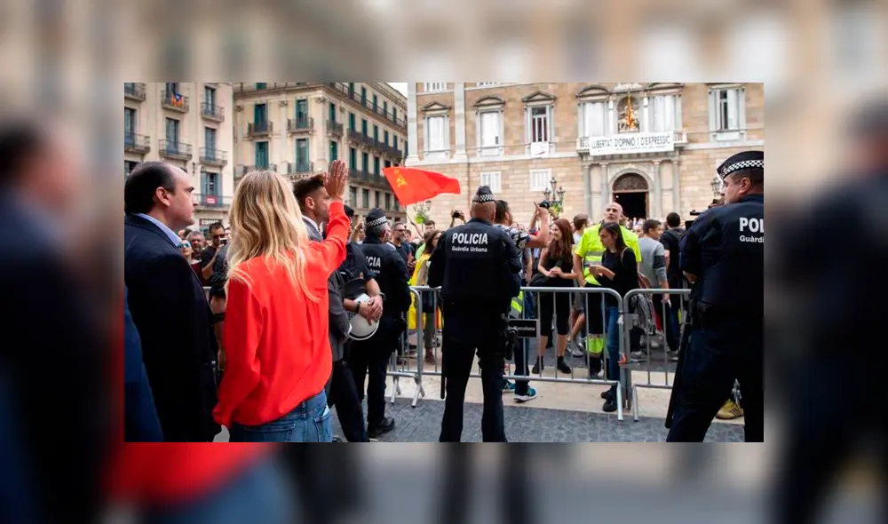 Cataluña: Parlamentaria española es insultada por huelguistas y esta les contesta