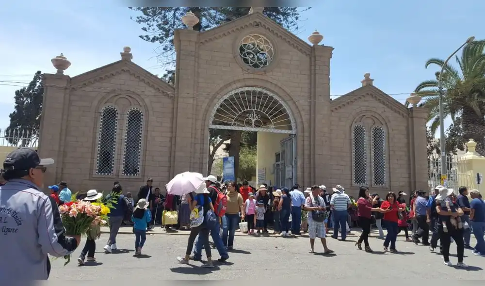 Cementerio General de Tacna solía lucir abarrotado de personas cada 1 de noviembre. Foto: La República.