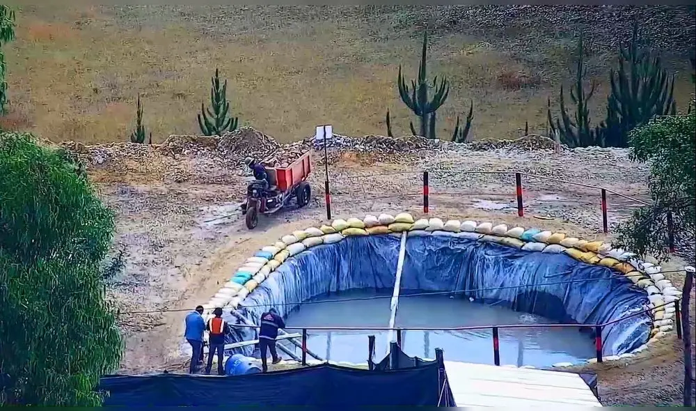 Crean pases a través de los terrenos para hacer los socavones que sirven para robar mineral. Foto: Difusión Crean pases a través de los terrenos para hacer los socavones que sirven para robar mineral. Foto: Difusión