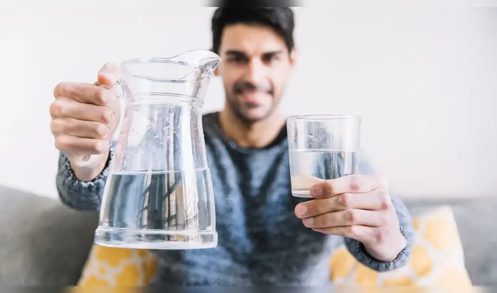 ¿Cuánta agua debes beber en el invierno?