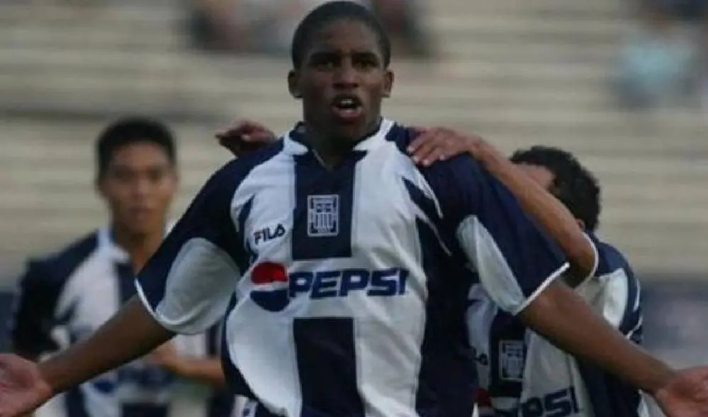 Jefferson Farfán contó porqué celebraba mostrando una marca deportiva en el pecho.