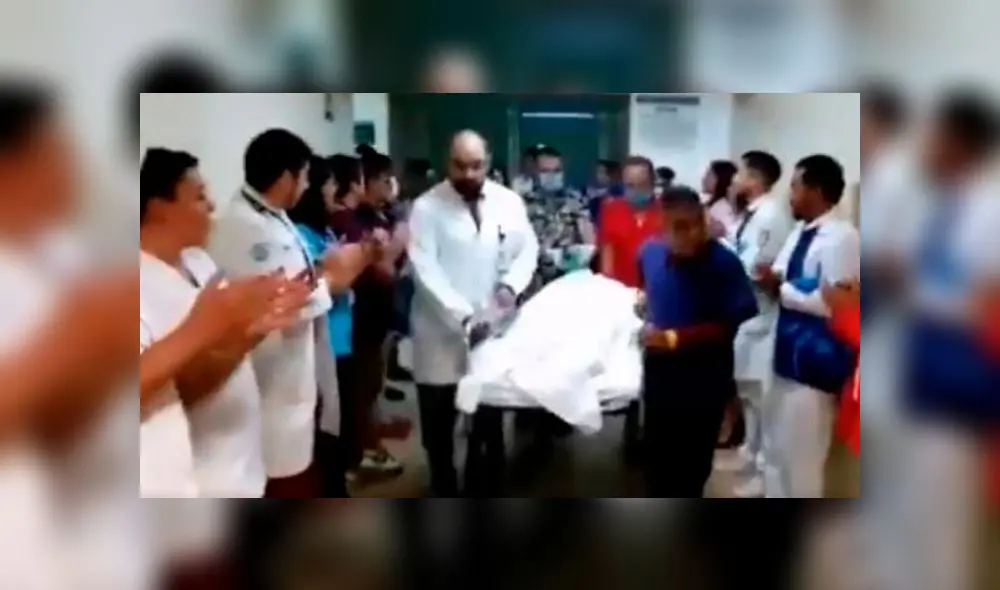 Doctores y enfermaras aplauden a "Lalito". Foto: captura de video.