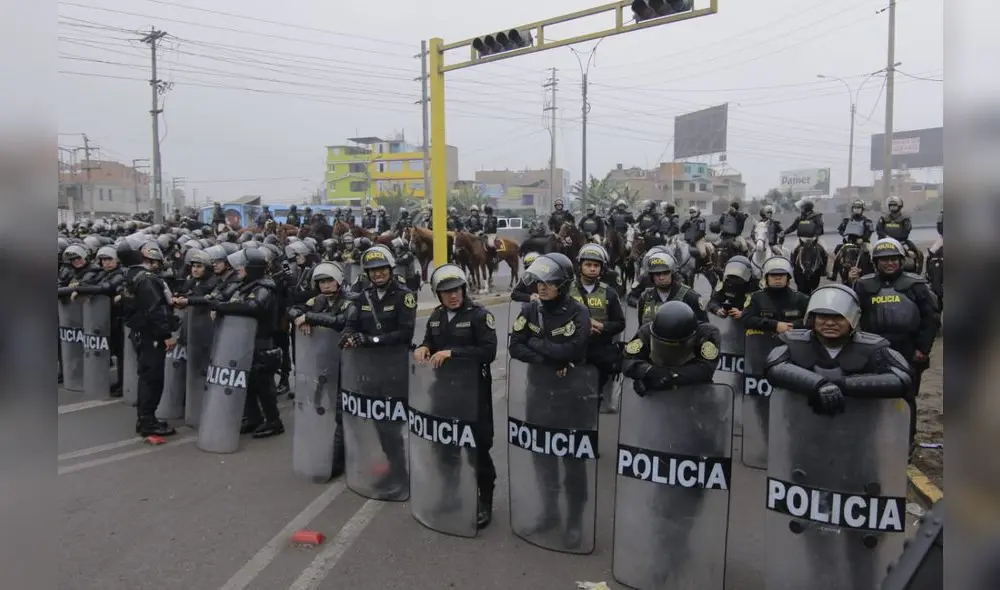 Vecinos marchan contra peajes en la Panamericana Norte [FOTOS]