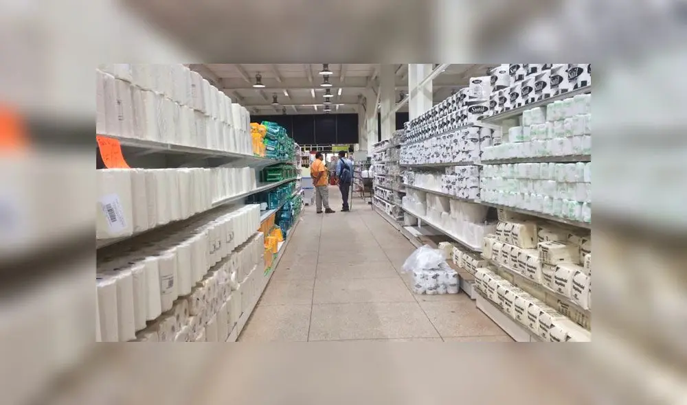 El temor a la cuarentena generó que miles de personas realicen excesivas compras en los supermercados. Foto: Difusión