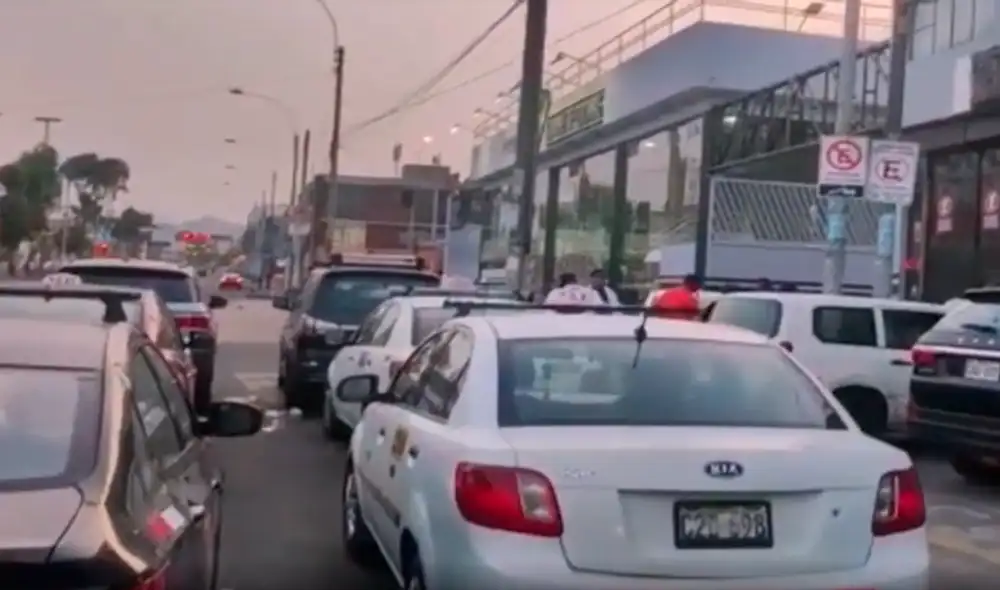 Colectivos cobran S/150 de Ica a Lima y viceversa tras bloqueo de Panamericana Sur. VIDEO: Exitosa